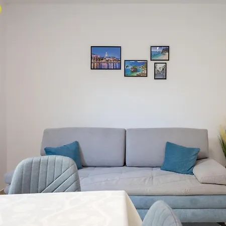 Lovely Ivana In Centre With Terrace * Split