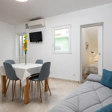 Lovely Ivana In Centre With Terrace Apartment Split